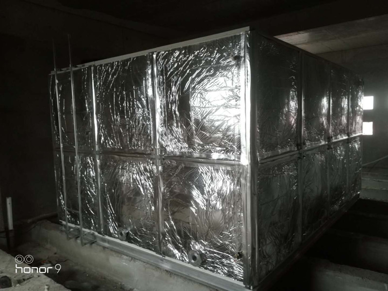無棣縣碣石山小學24立方玻璃鋼橡塑保溫水箱