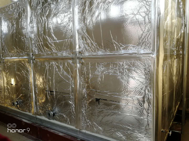 無棣縣柳堡鎮新海中學24立方玻璃鋼橡塑保溫水箱